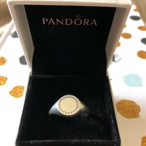 • PANDORA • circle signet ring, size 9 💍